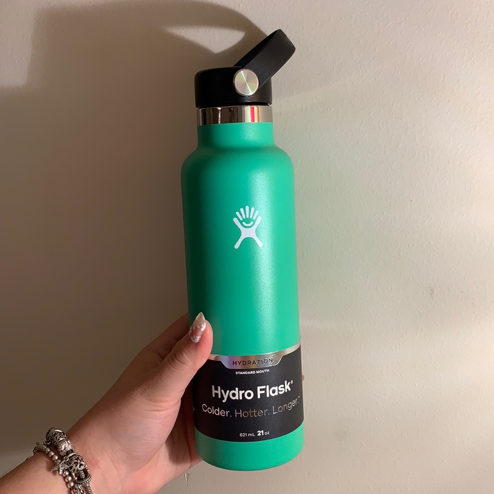 Green 21 oz hydroflask